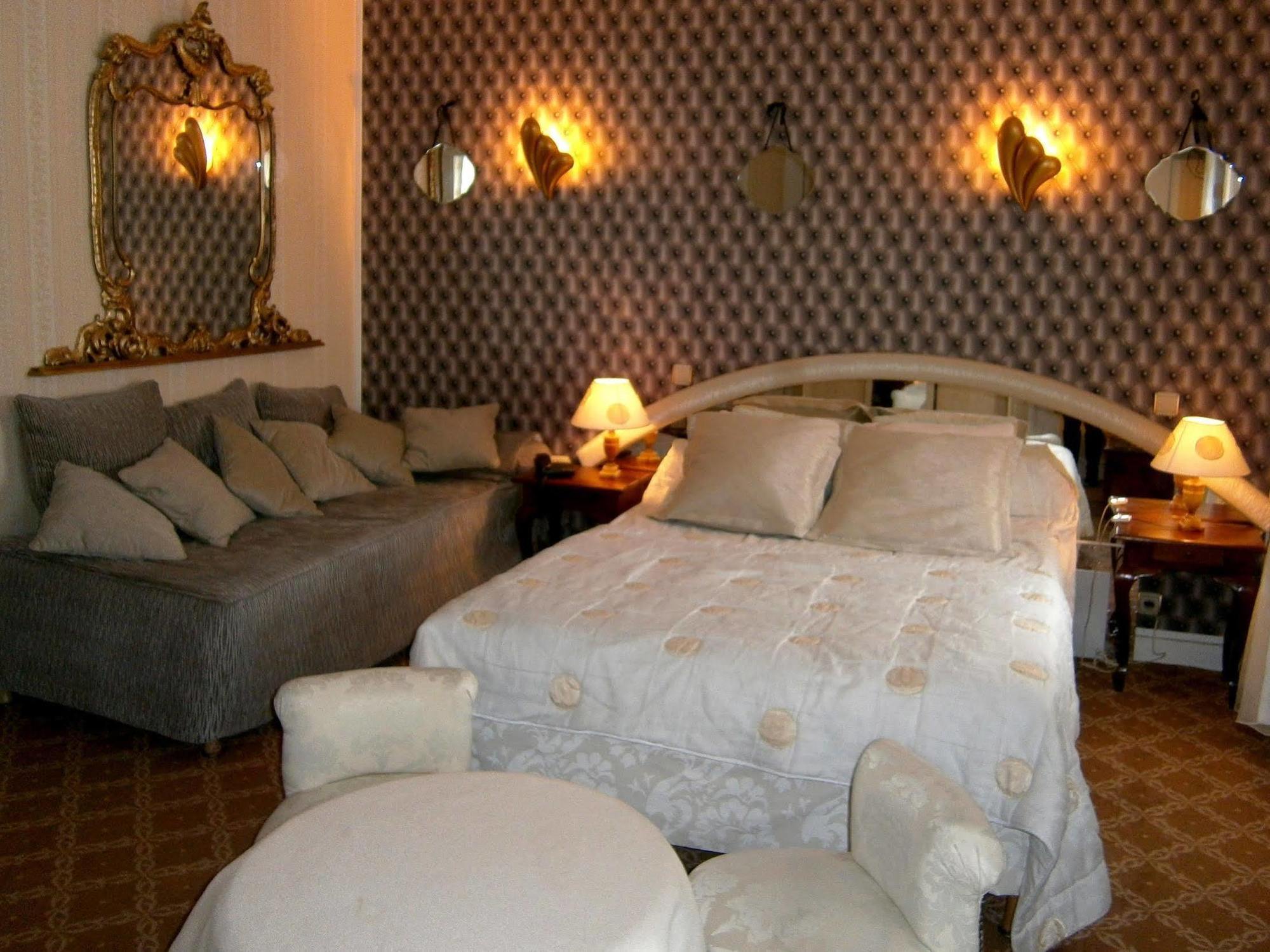 Hostellerie Du Grand Sully Экстерьер фото