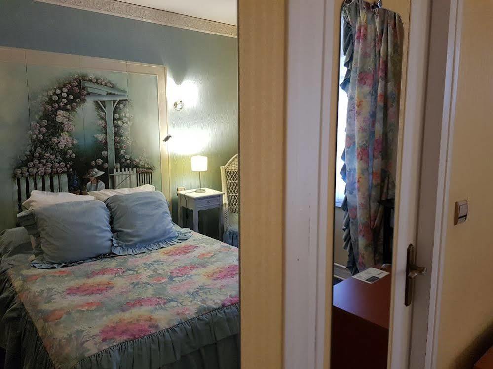 Hostellerie Du Grand Sully Экстерьер фото